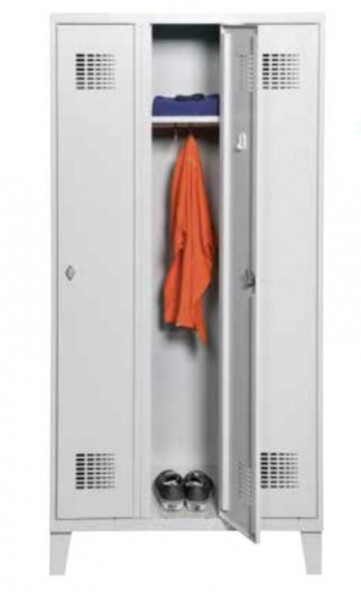 Garderobenschrank mit 3 Abteilen und Stahlblechfüßen H 1850 x B 900 x T 500 mm