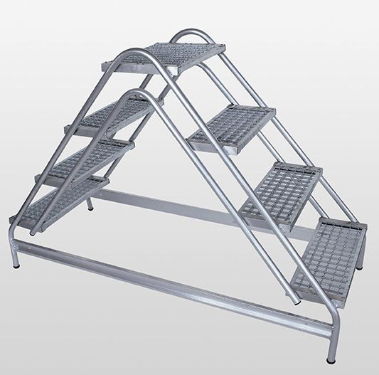 Alu-Arbeitspodest 2x4 Stufen Stahl-Gitterrost beidseitig begehbar